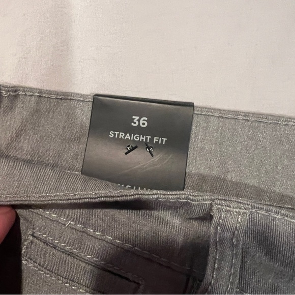 QUIKSILVER STRAIGHT FIT SHORTS🏝️ - Picture 2 of 11